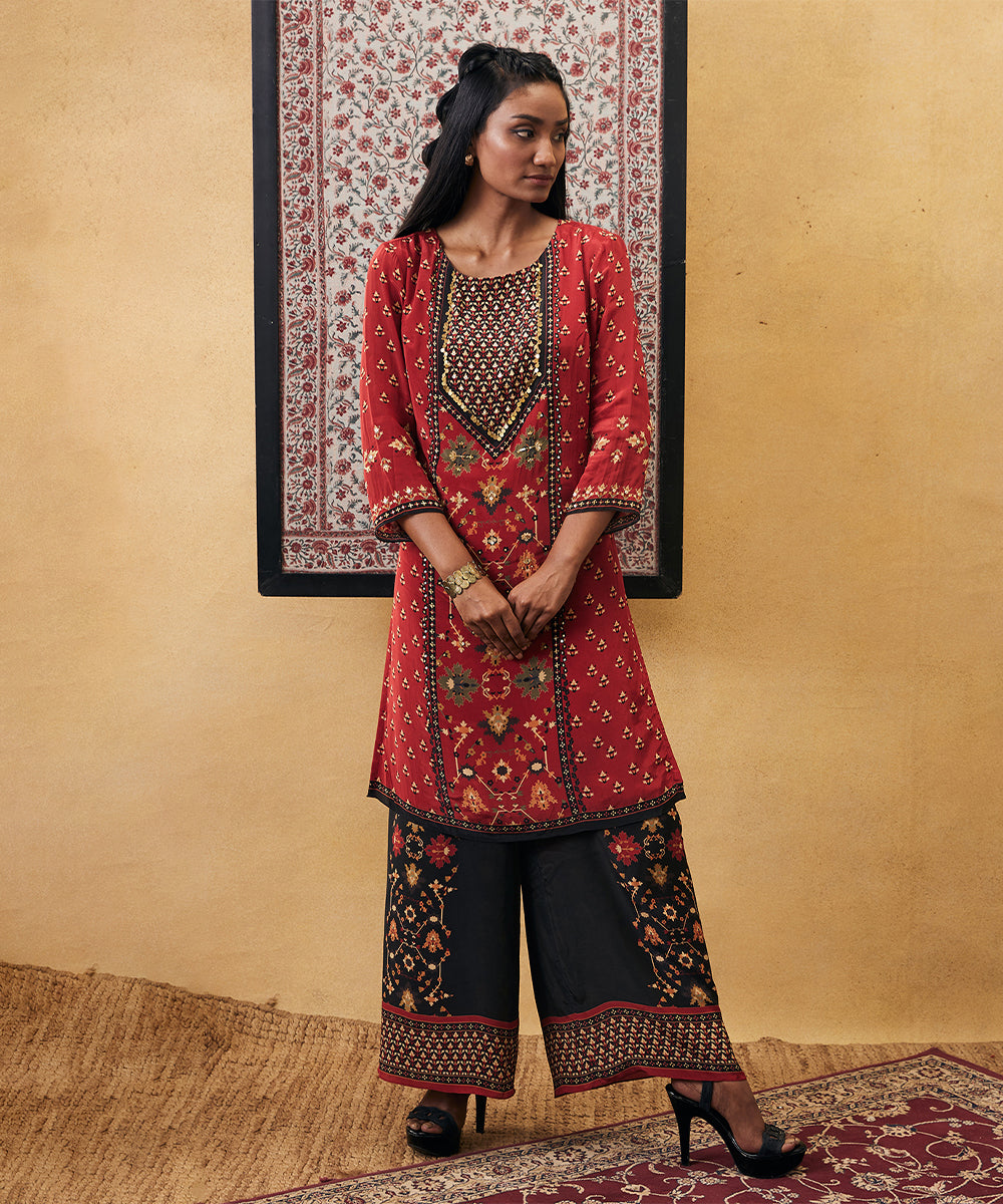 Zahra embroidered kurta set