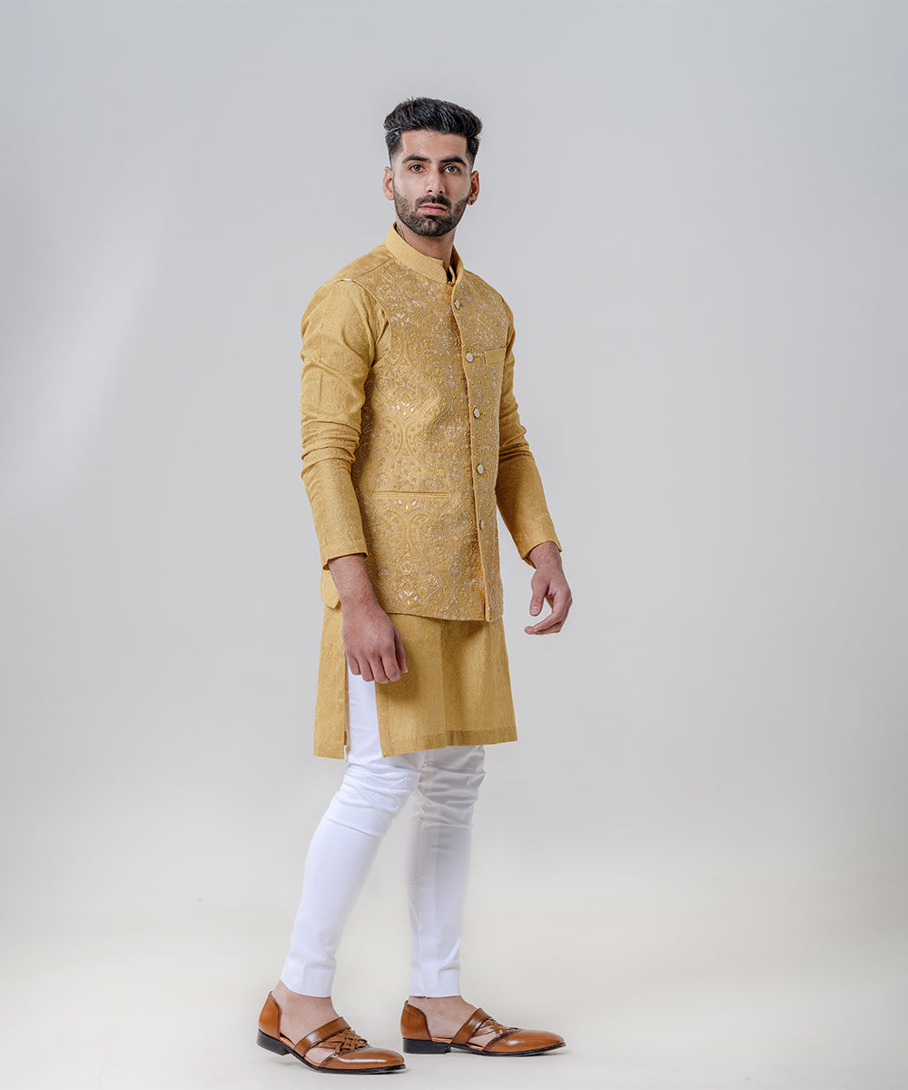 Musturd Lucknavi And Embroidered Bandi Set